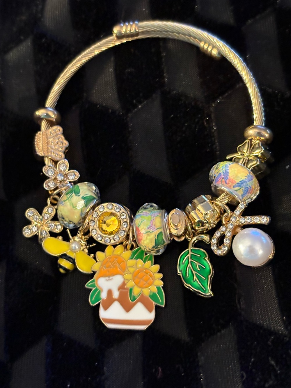 Bracelet- Gold Tone Alloy Charm Bangle Bracelet - Sunflower Daisy Bumble Bee